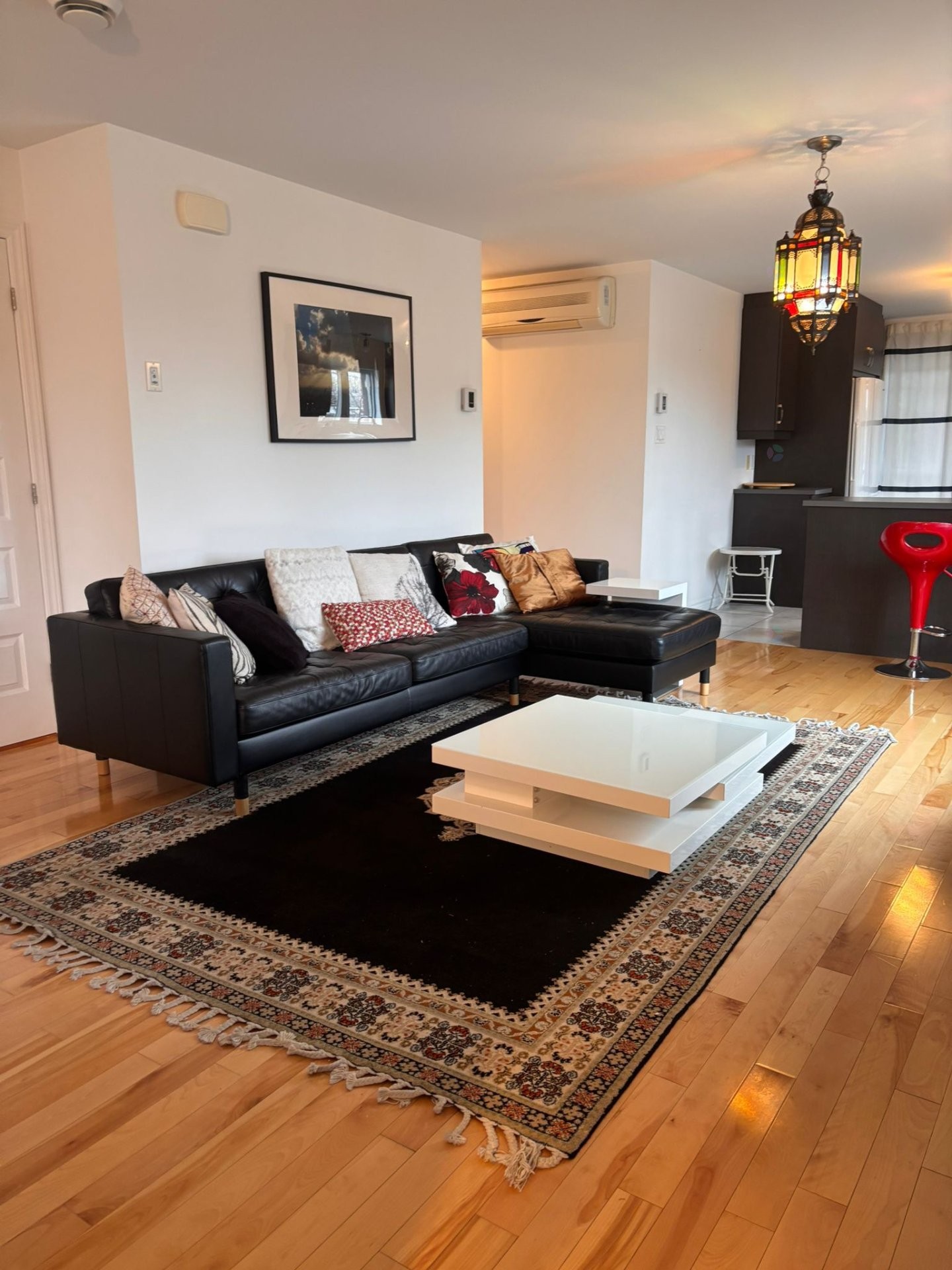 









1144


Rue St-Edouard

,
Longueuil (Le Vieux-Longueuil),




QC
J4K1T1

