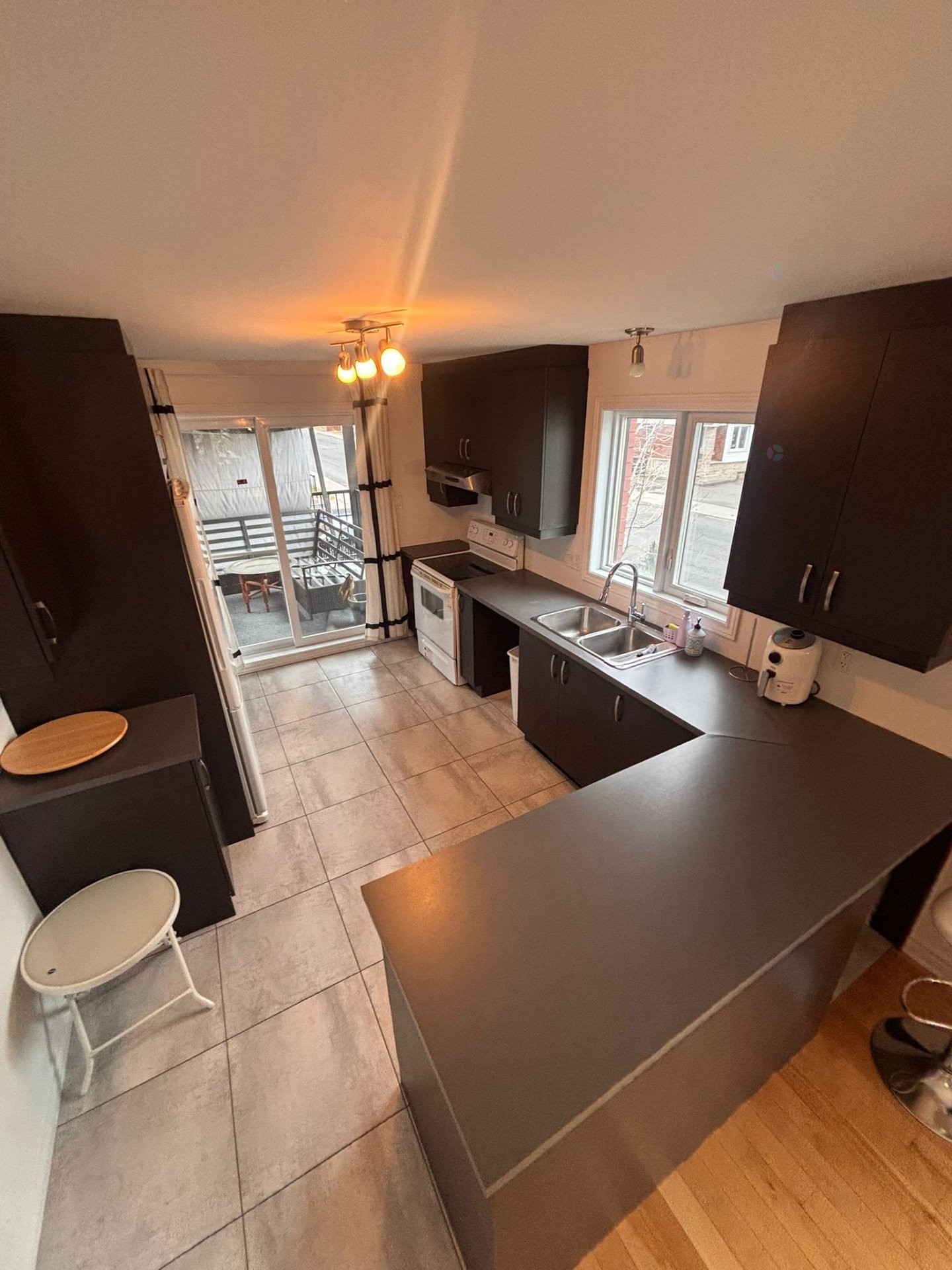 









1144


Rue St-Edouard

,
Longueuil (Le Vieux-Longueuil),




QC
J4K1T1

