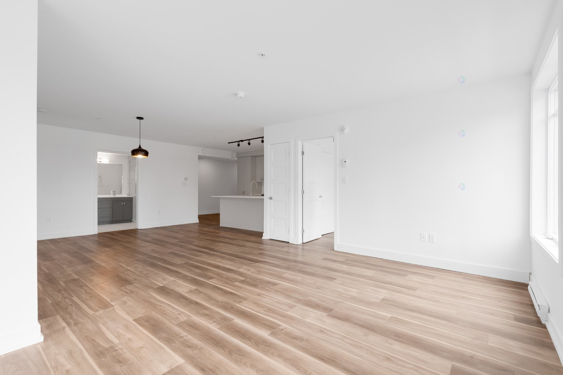 









140


Boul. St-Elzear O.

, 102,
Laval (Vimont),




QC
H7M1E3

