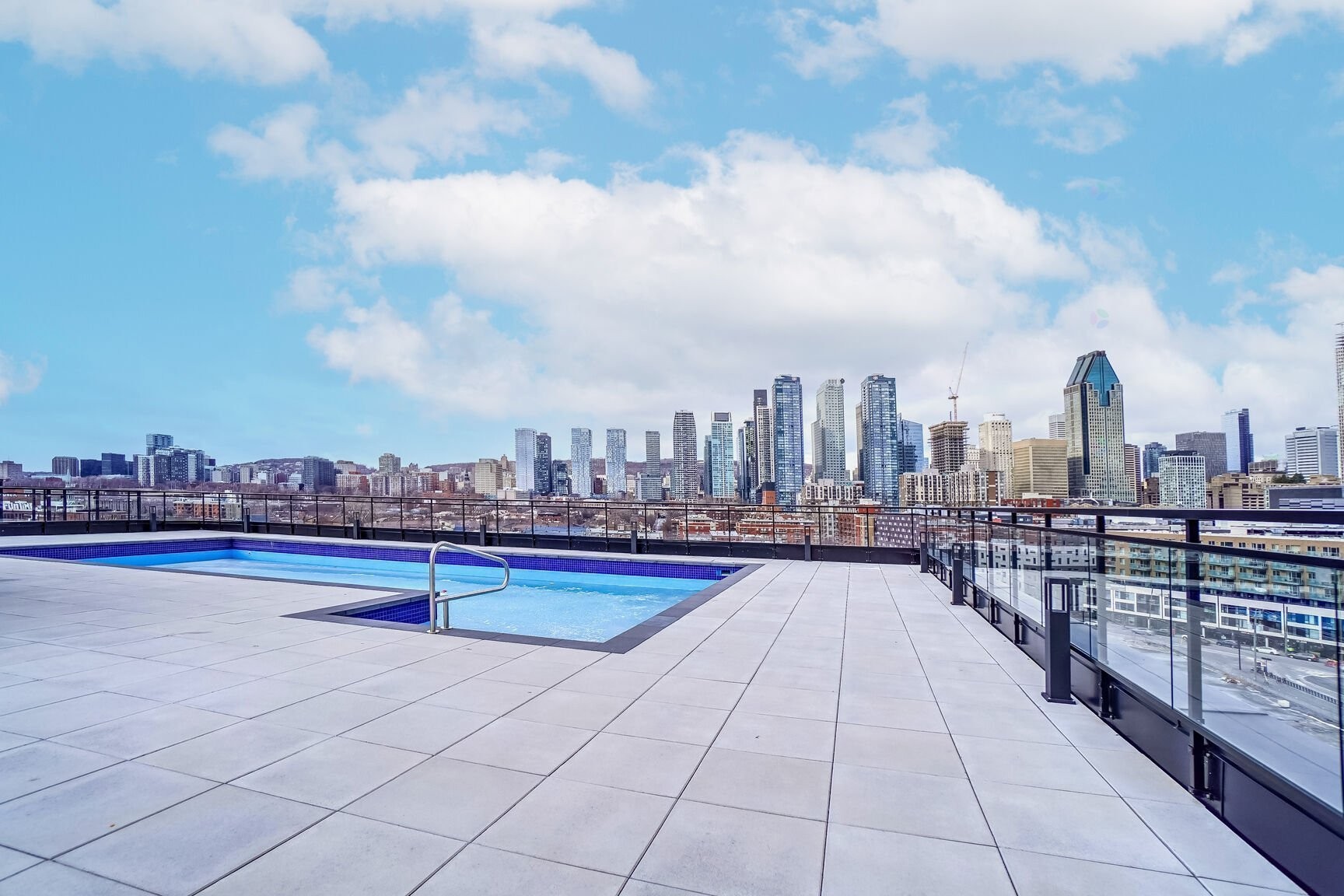 









1485


Rue des Bassins

, 824,
Montréal (Le Sud-Ouest),




QC
H3C1B7

