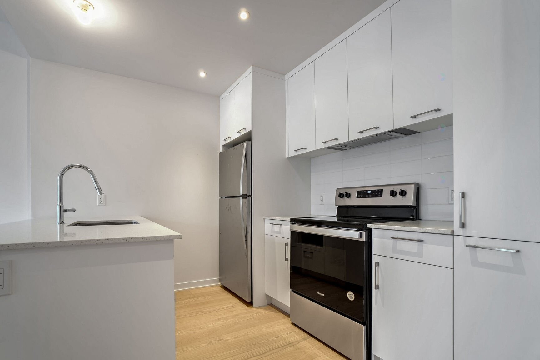 









1485


Rue des Bassins

, 824,
Montréal (Le Sud-Ouest),




QC
H3C1B7

