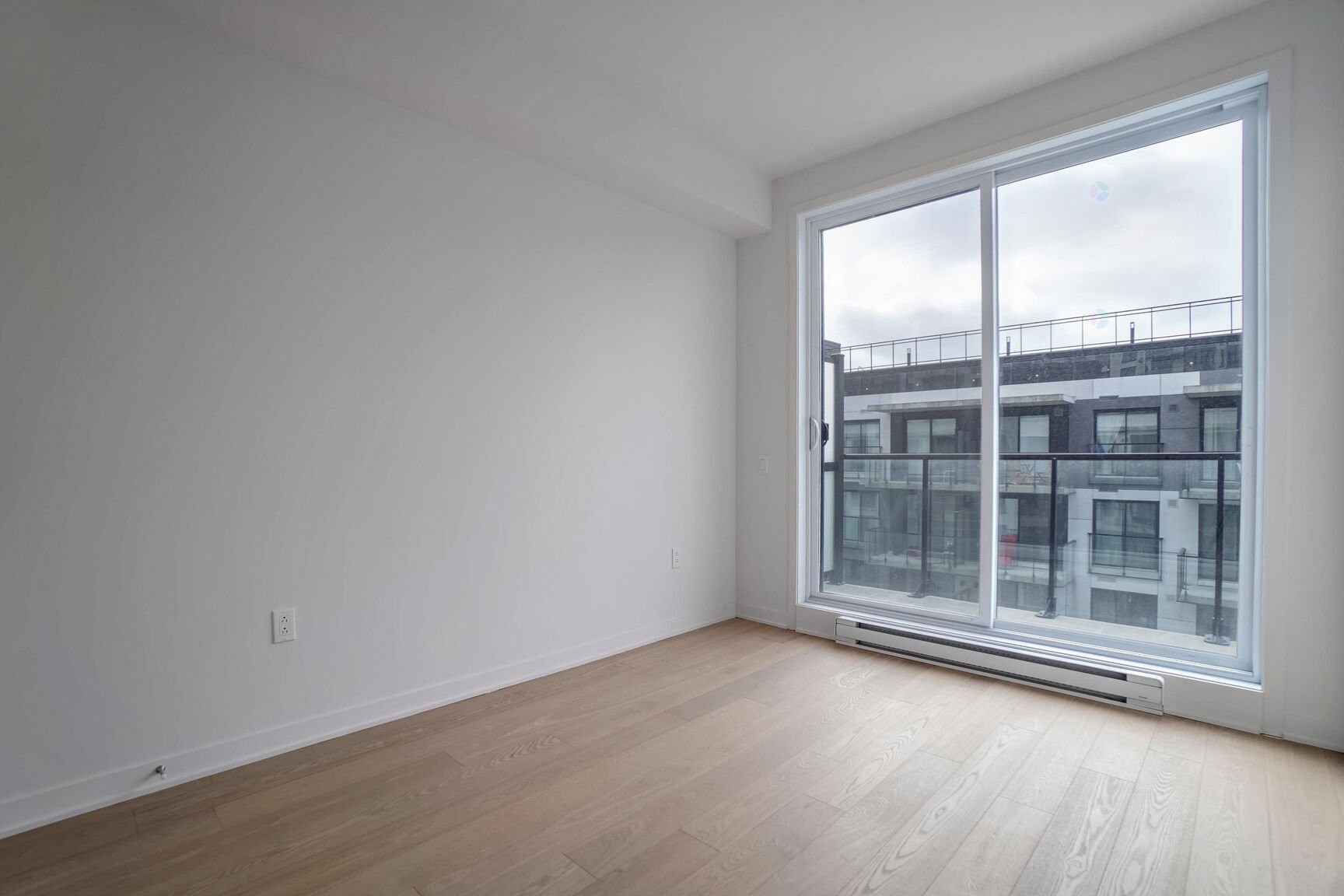 









1485


Rue des Bassins

, 824,
Montréal (Le Sud-Ouest),




QC
H3C1B7

