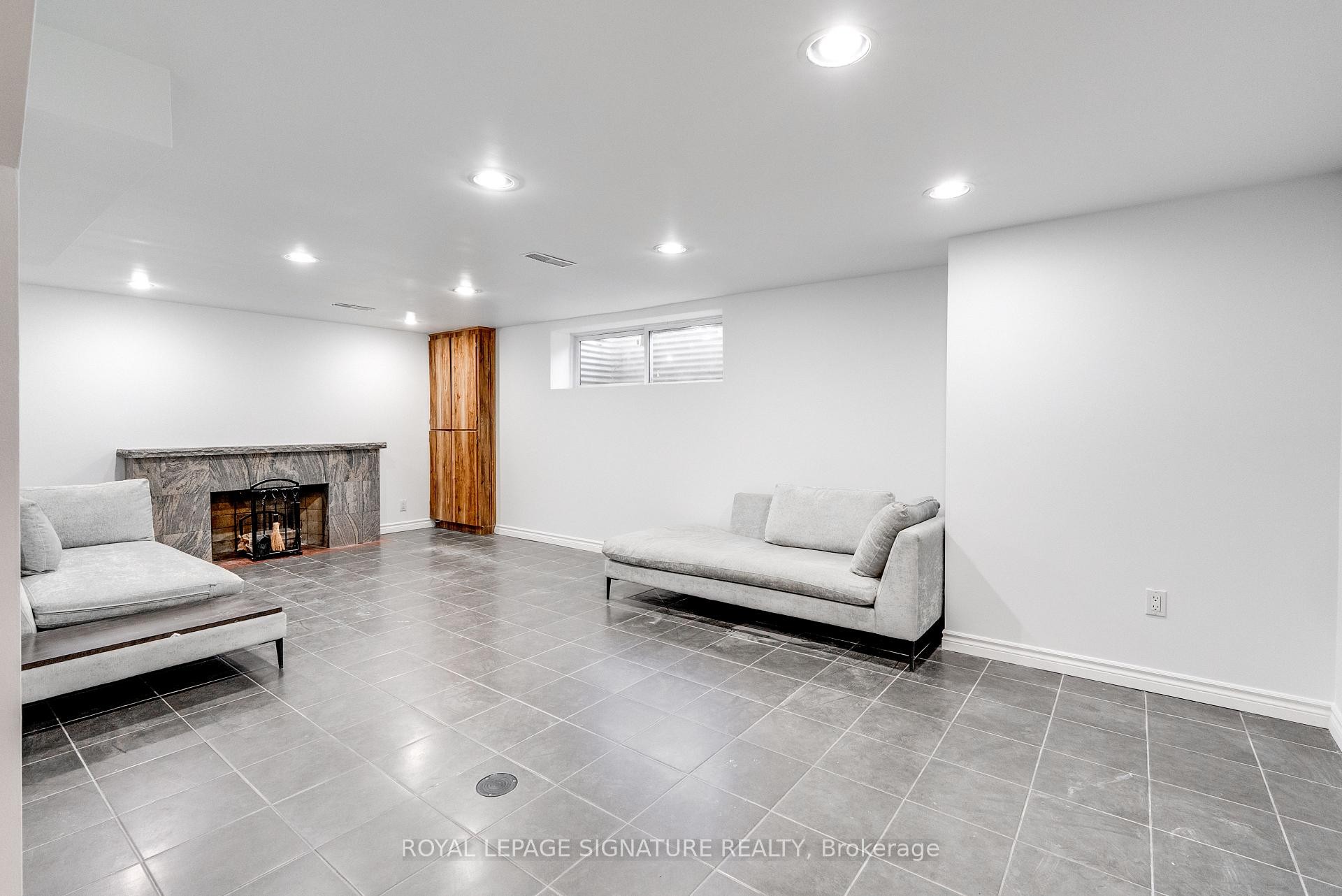 









173


Rathburn

Road,
Toronto,




ON
M9B 2L2

