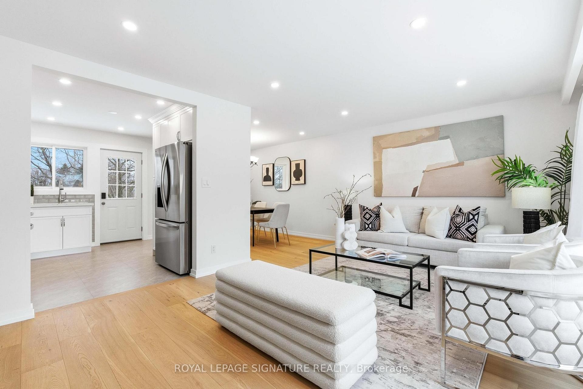 









1271


Canford

Crescent,
Mississauga,




ON
L5J 3M9

