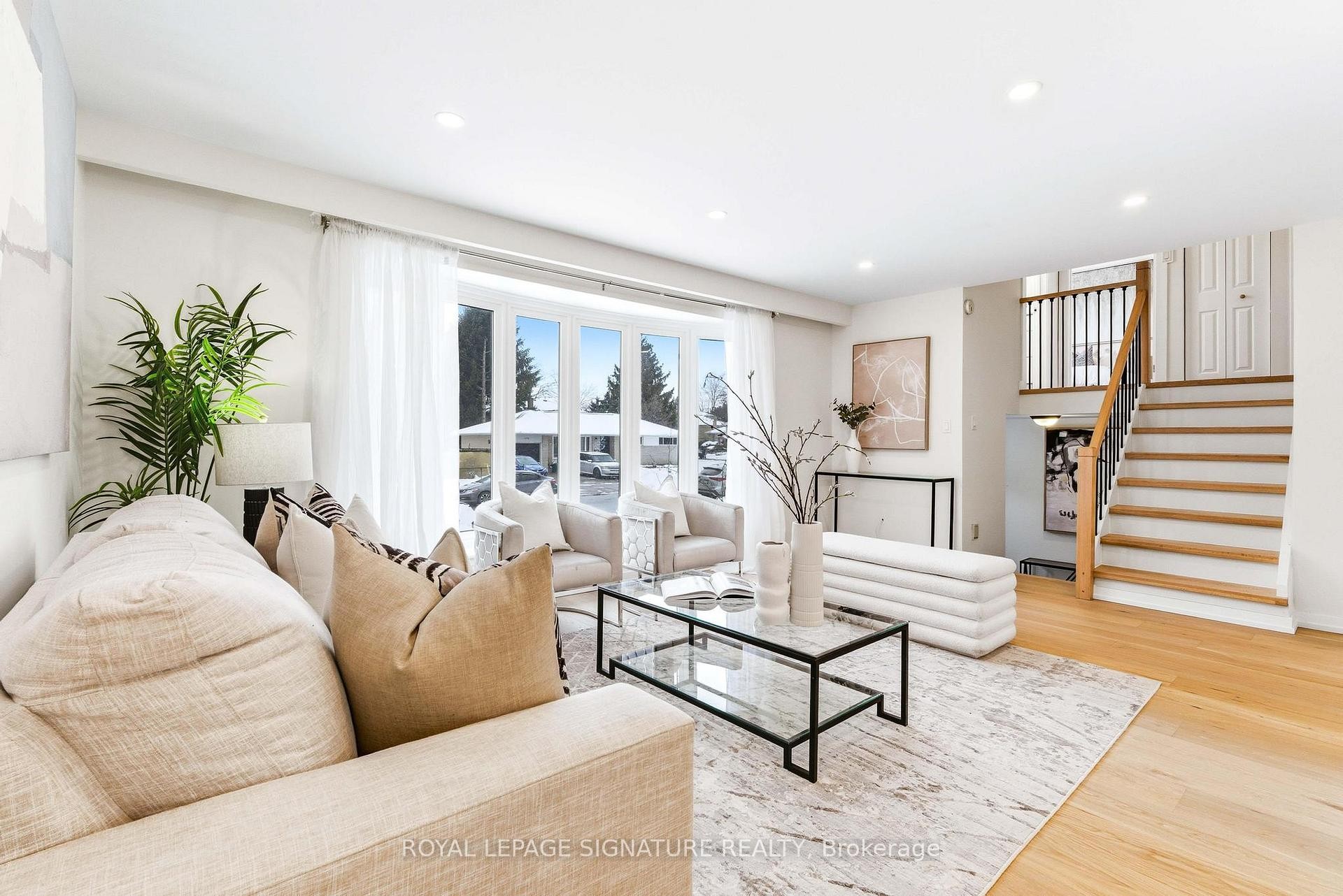 









1271


Canford

Crescent,
Mississauga,




ON
L5J 3M9

