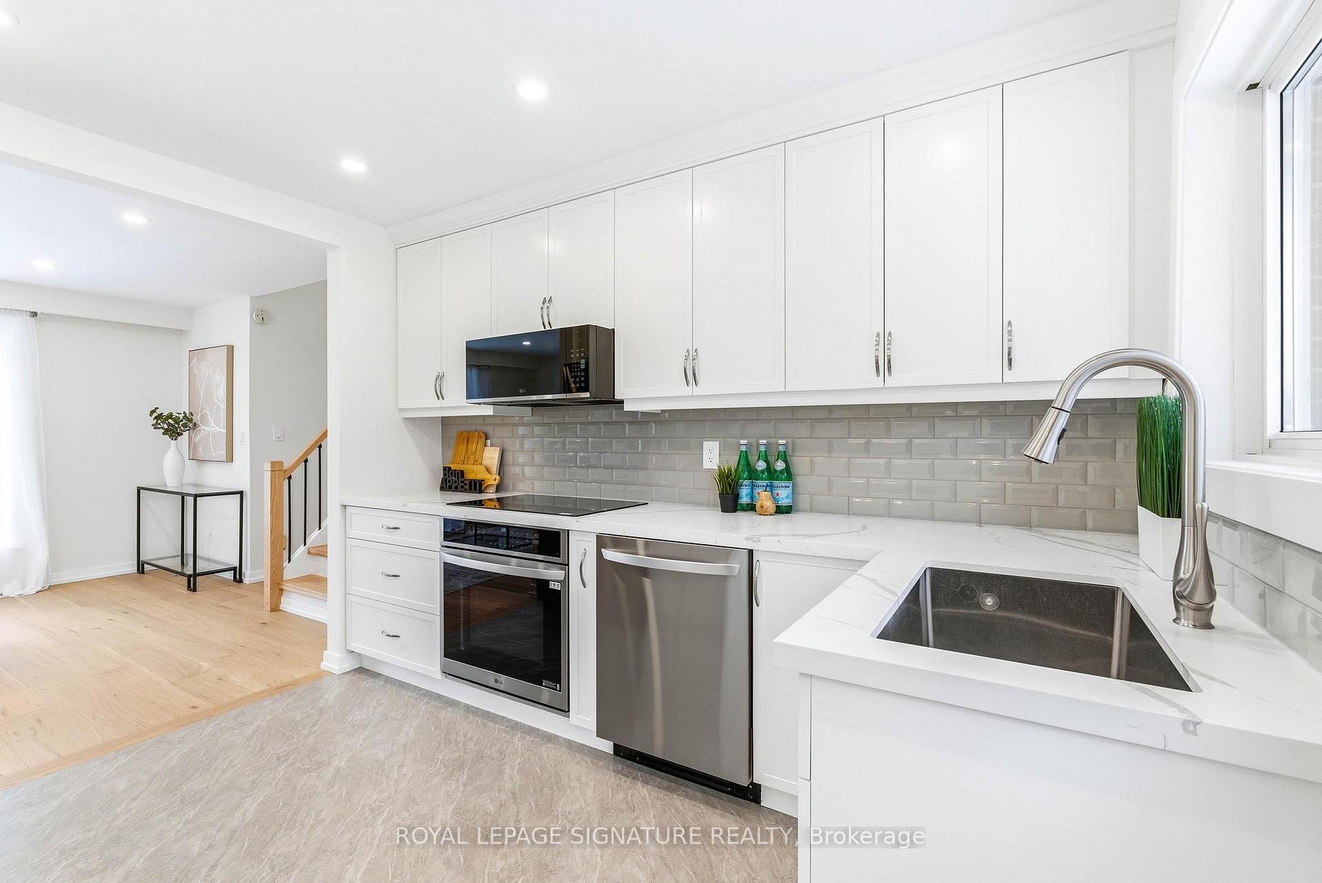 









1271


Canford

Crescent,
Mississauga,




ON
L5J 3M9

