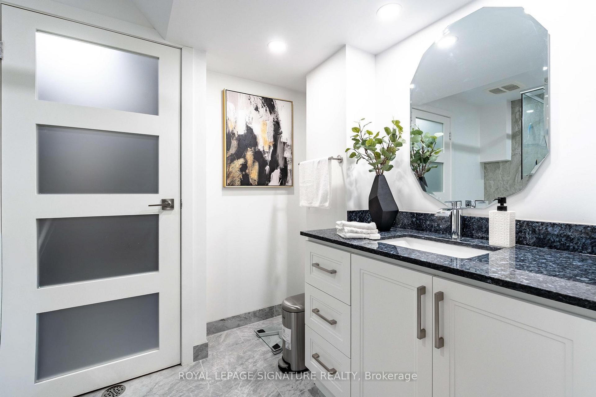 









1271


Canford

Crescent,
Mississauga,




ON
L5J 3M9

