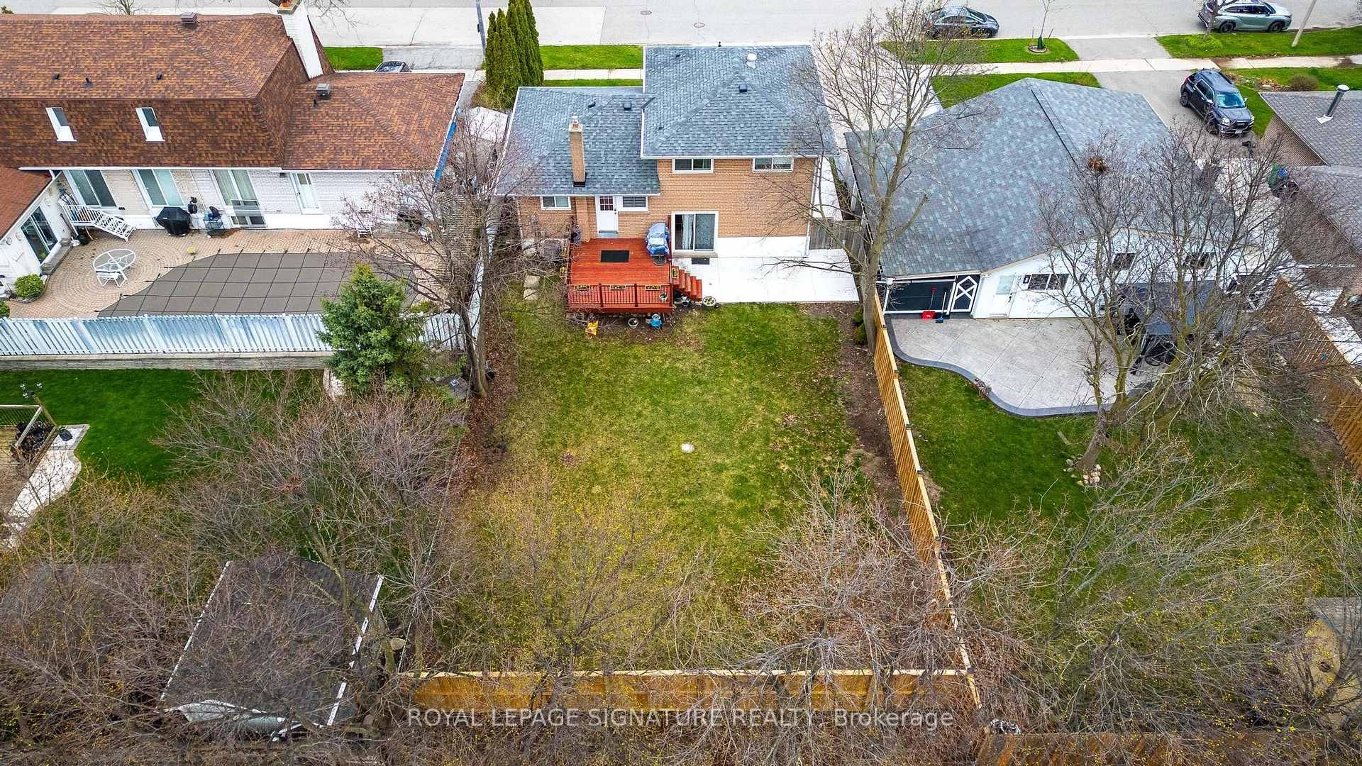 









1271


Canford

Crescent,
Mississauga,




ON
L5J 3M9

