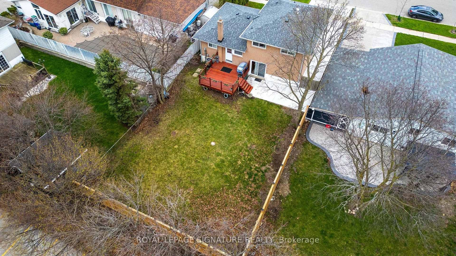 









1271


Canford

Crescent,
Mississauga,




ON
L5J 3M9

