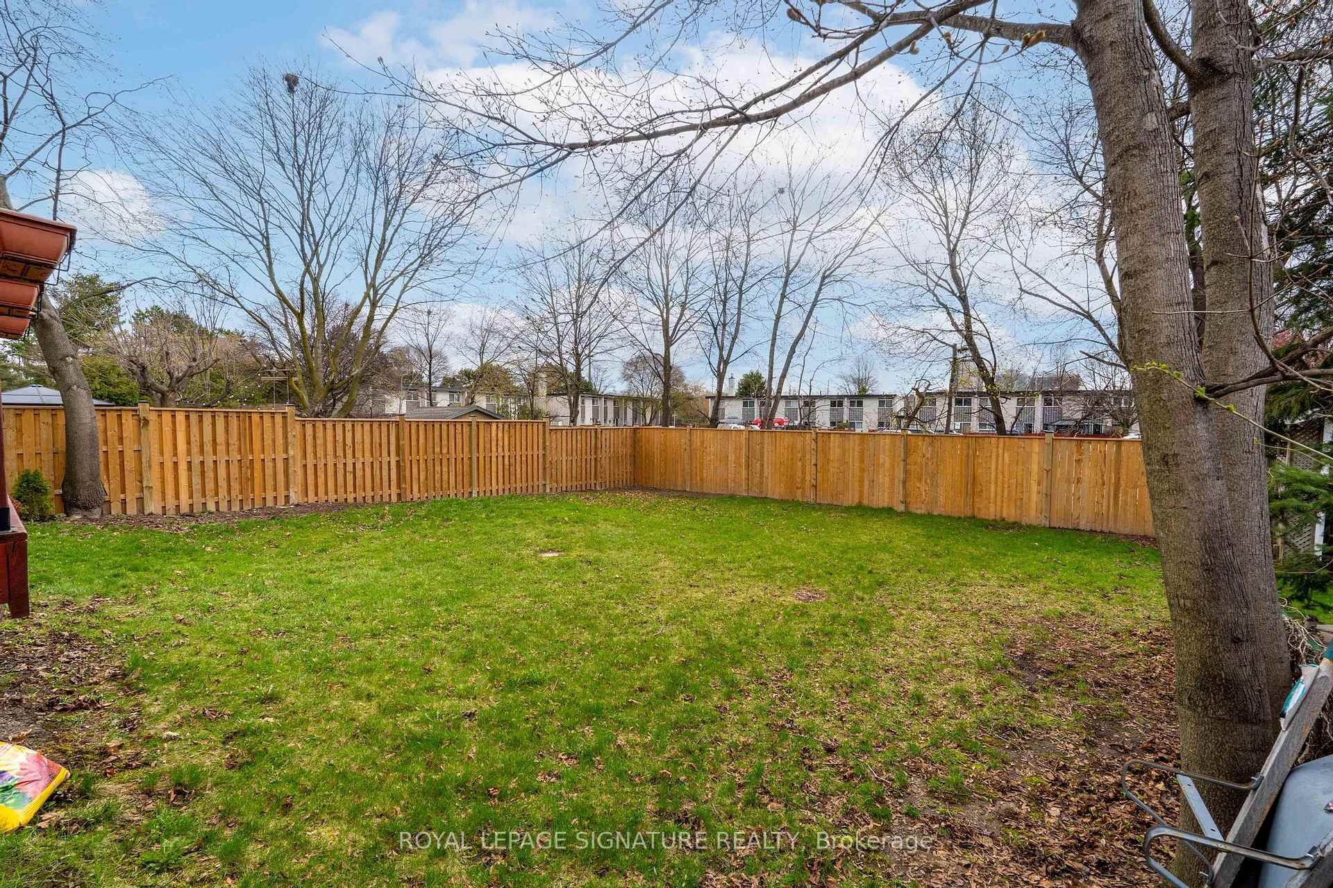 









1271


Canford

Crescent,
Mississauga,




ON
L5J 3M9

