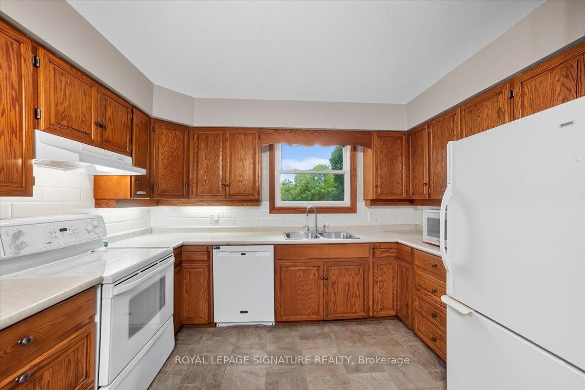 









268


Cameron

Street,
Goderich,




ON
N7A 3L3

