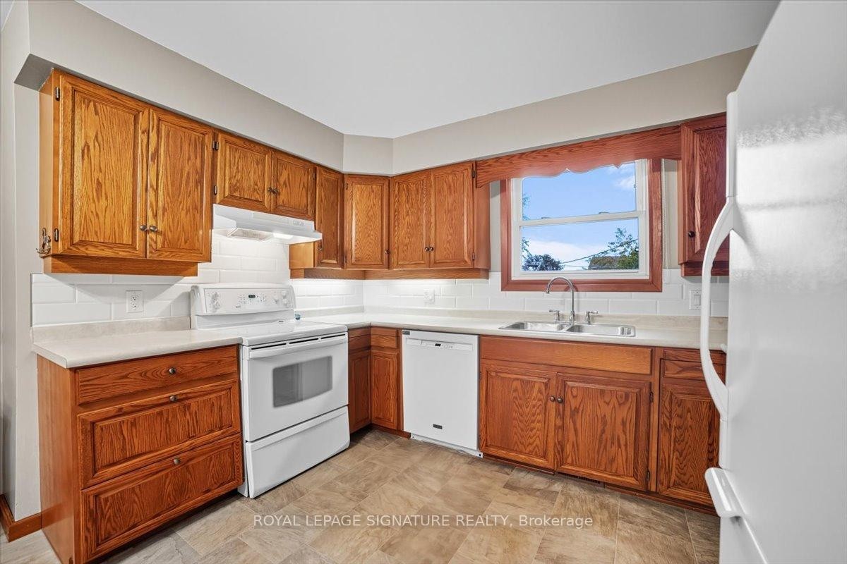 









268


Cameron

Street,
Goderich,




ON
N7A 3L3

