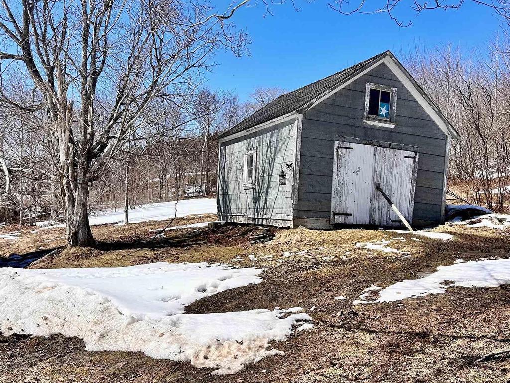 












2041 Strathlorne-Scotsville Road

,
North Ainslie,




NS
B0E 3M0

