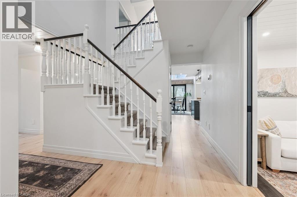 












14 WOOD DUCK Court

,
Guelph,




Ontario
N1C1B1

