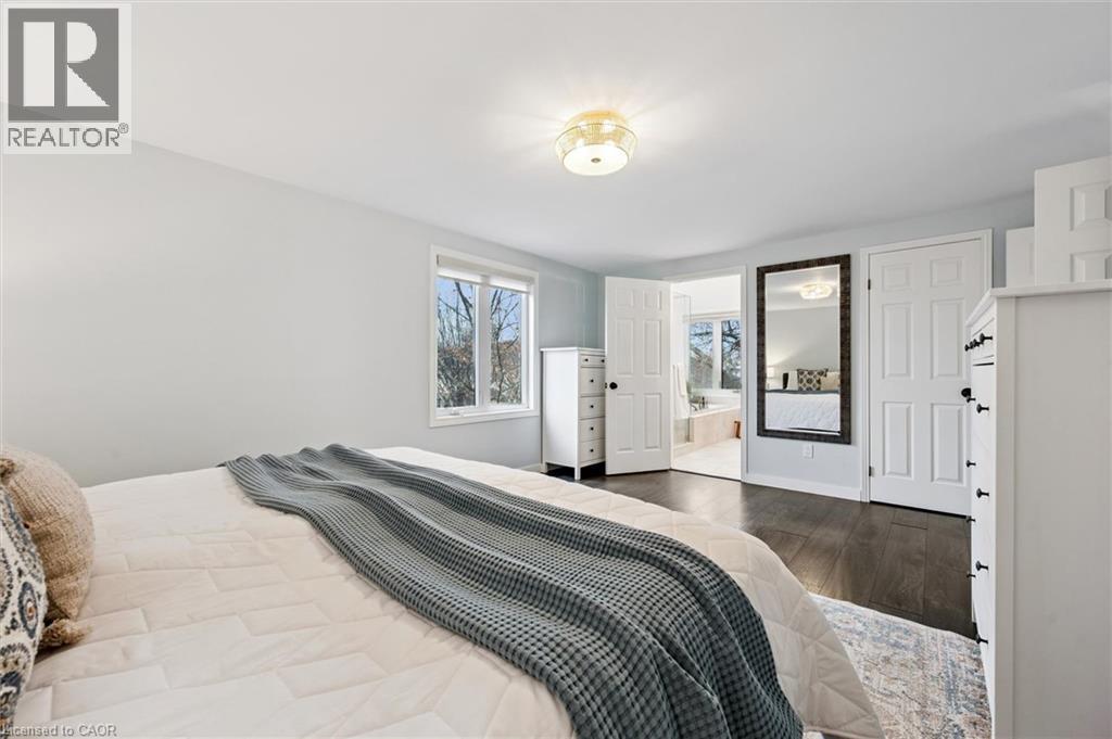 












14 WOOD DUCK Court

,
Guelph,




Ontario
N1C1B1

