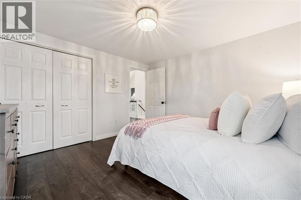 












14 WOOD DUCK Court

,
Guelph,




Ontario
N1C1B1


