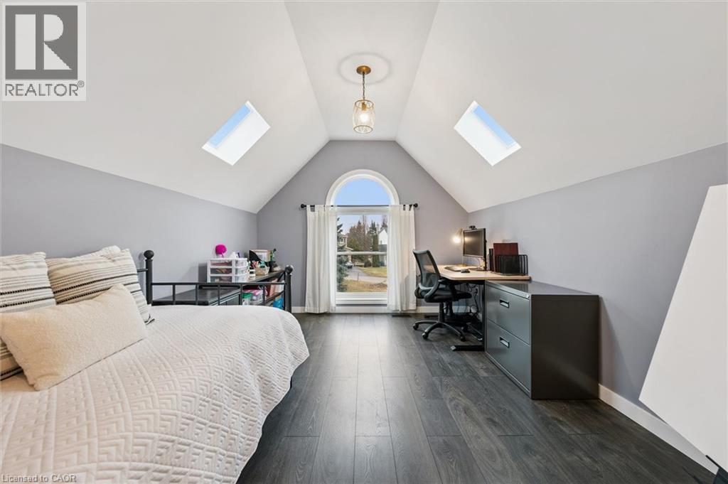 












14 WOOD DUCK Court

,
Guelph,




Ontario
N1C1B1

