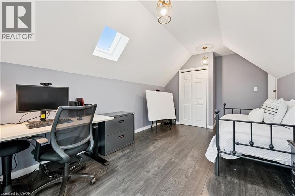 












14 WOOD DUCK Court

,
Guelph,




Ontario
N1C1B1

