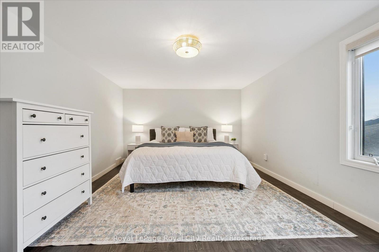 












14 WOOD DUCK COURT

,
Guelph (Kortright Hills),




Ontario
N1C1B1

