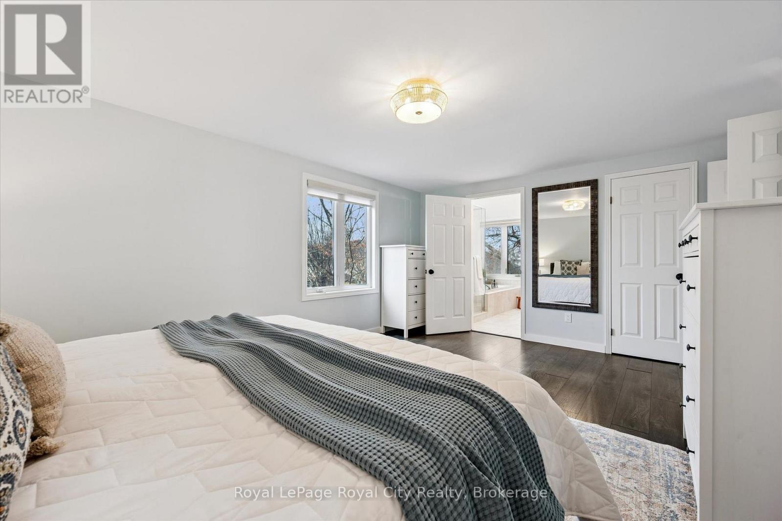 












14 WOOD DUCK COURT

,
Guelph (Kortright Hills),




Ontario
N1C1B1

