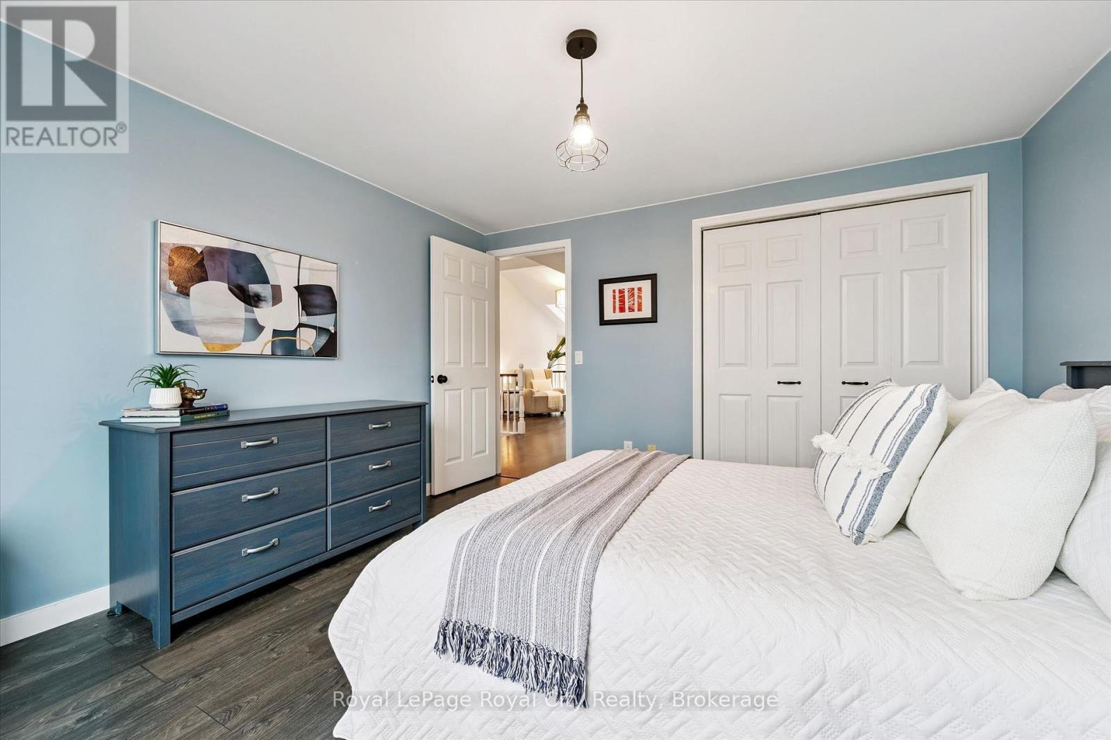












14 WOOD DUCK COURT

,
Guelph (Kortright Hills),




Ontario
N1C1B1

