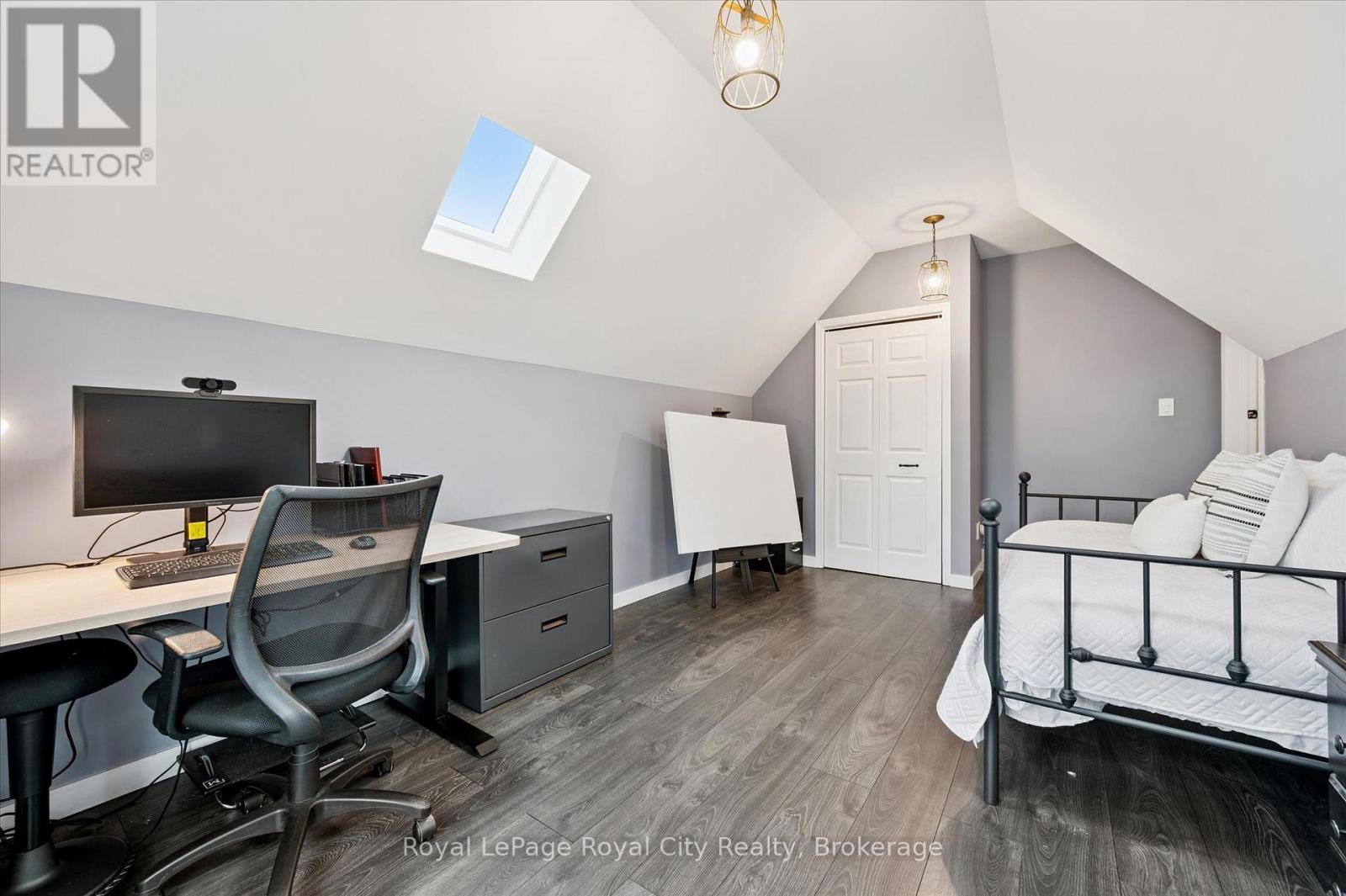












14 WOOD DUCK COURT

,
Guelph (Kortright Hills),




Ontario
N1C1B1

