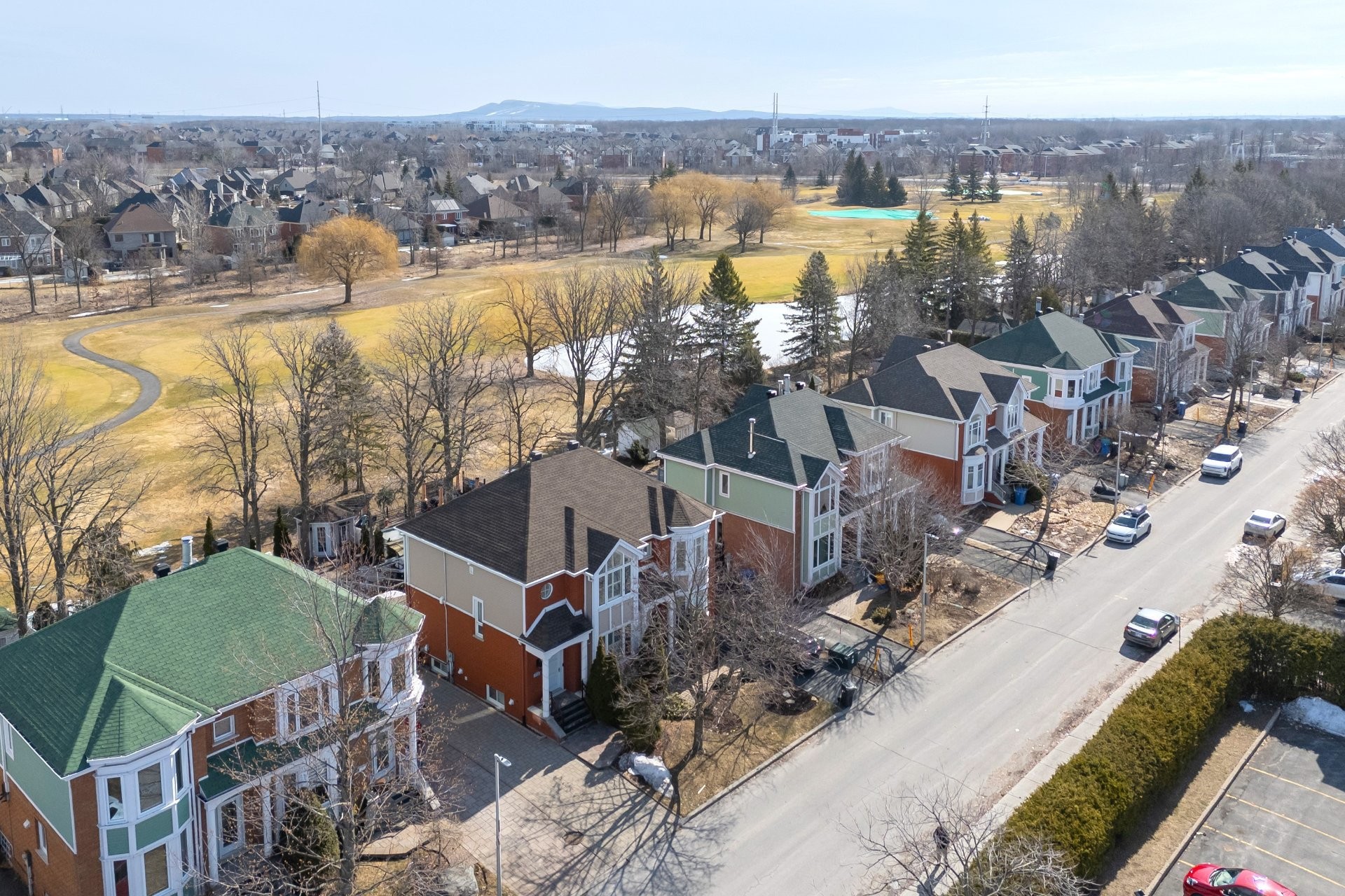 









2077


Rue Lincourt

,
Longueuil (Le Vieux-Longueuil),




QC
J4N1N8

