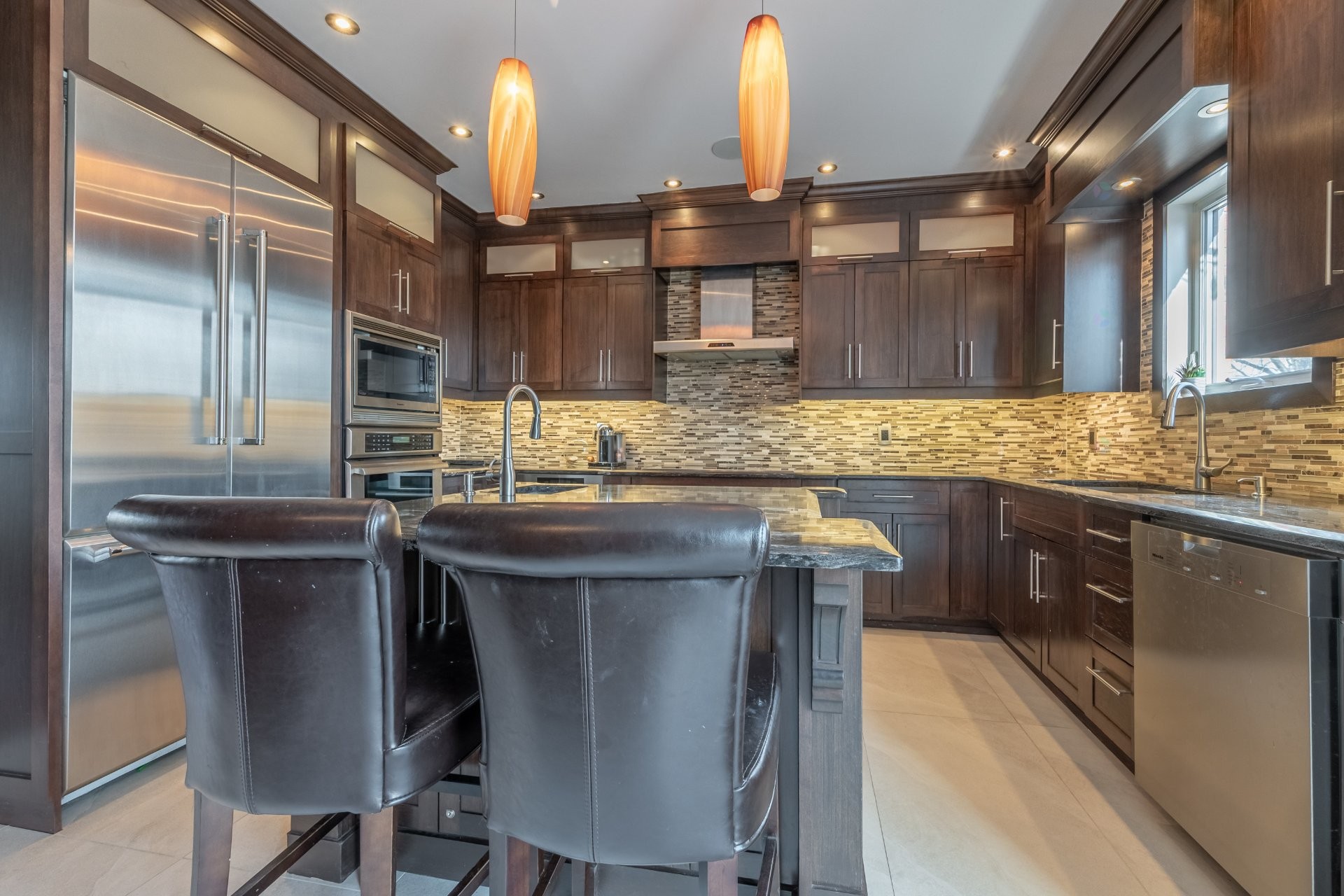 









2077


Rue Lincourt

,
Longueuil (Le Vieux-Longueuil),




QC
J4N1N8

