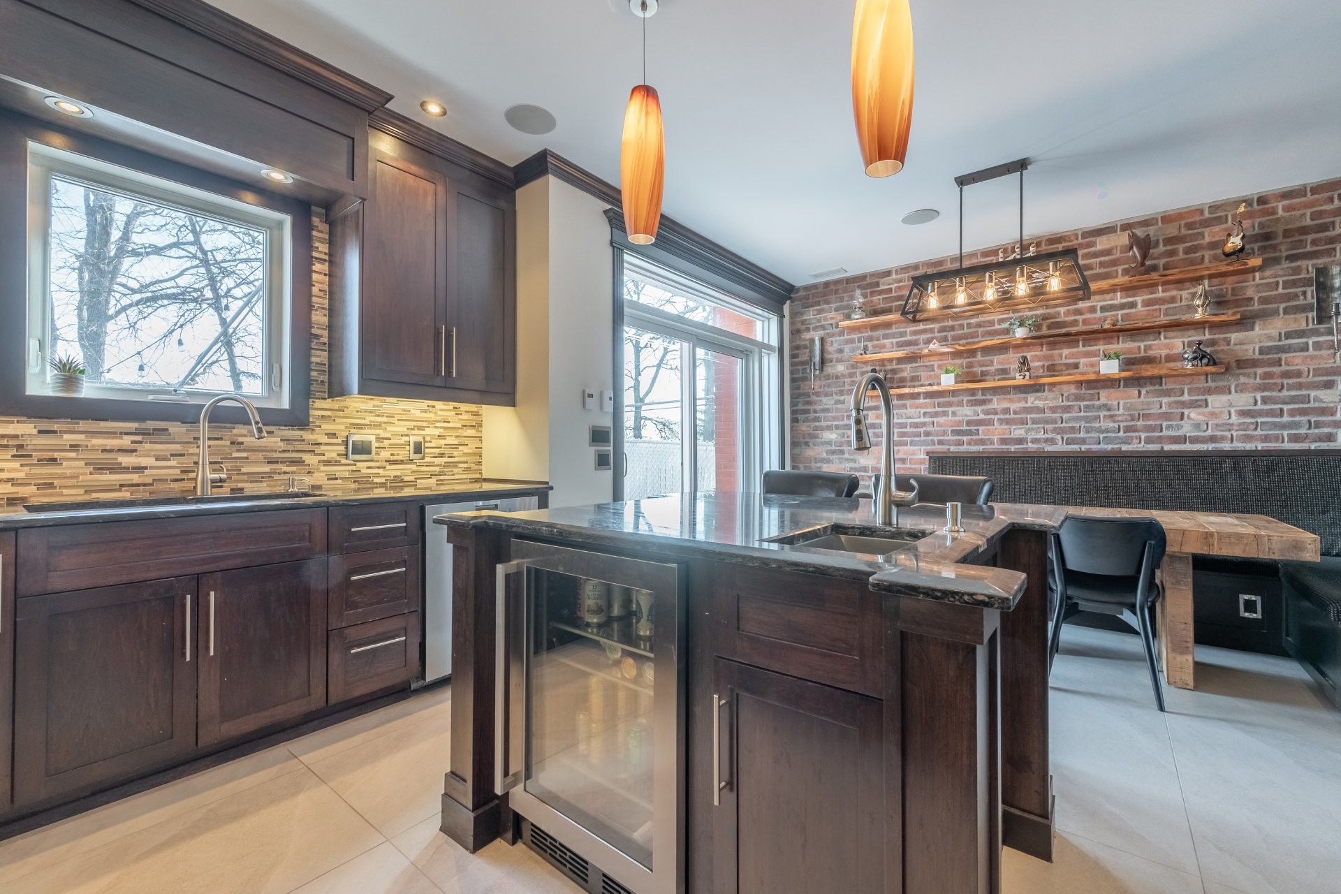 









2077


Rue Lincourt

,
Longueuil (Le Vieux-Longueuil),




QC
J4N1N8

