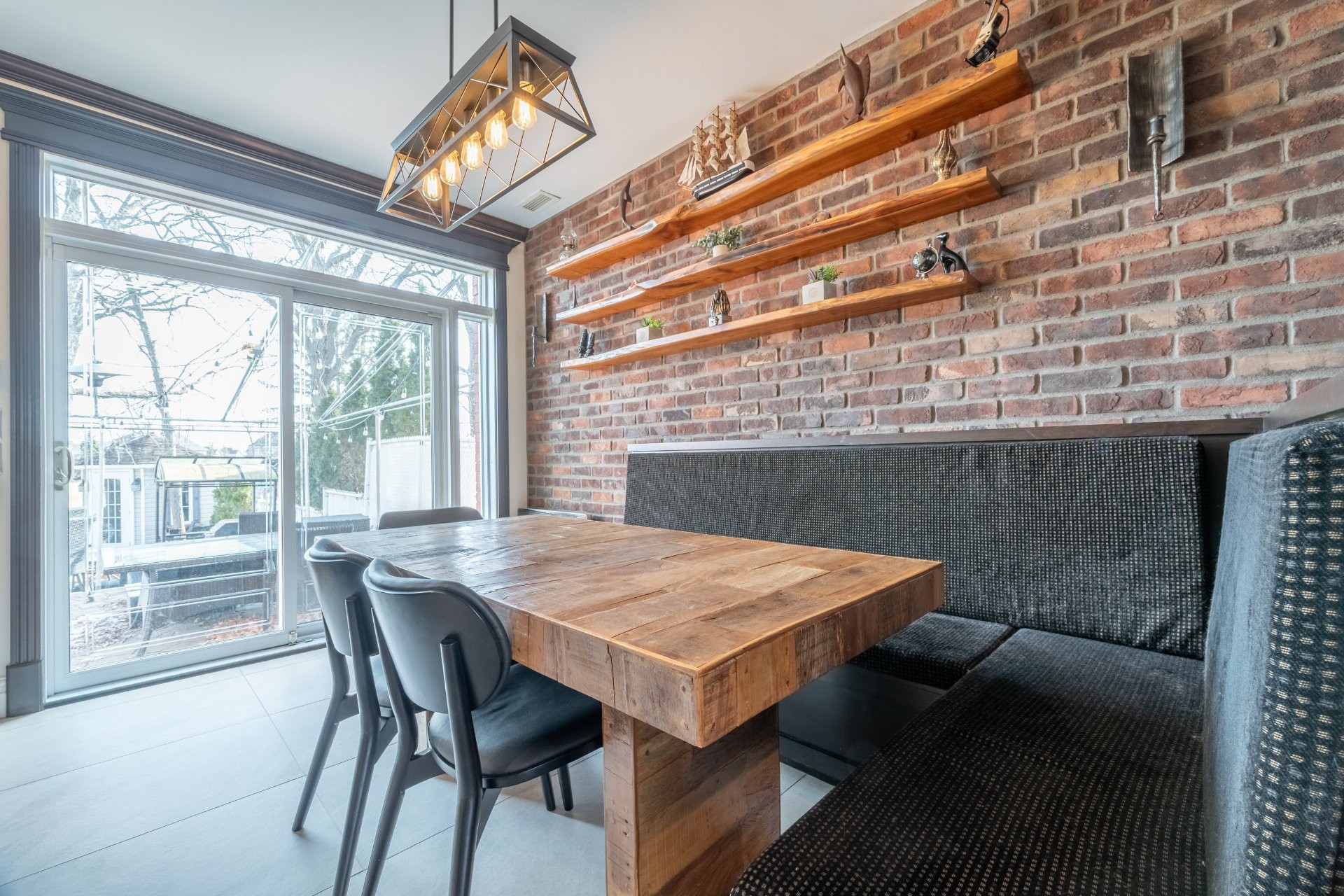 









2077


Rue Lincourt

,
Longueuil (Le Vieux-Longueuil),




QC
J4N1N8

