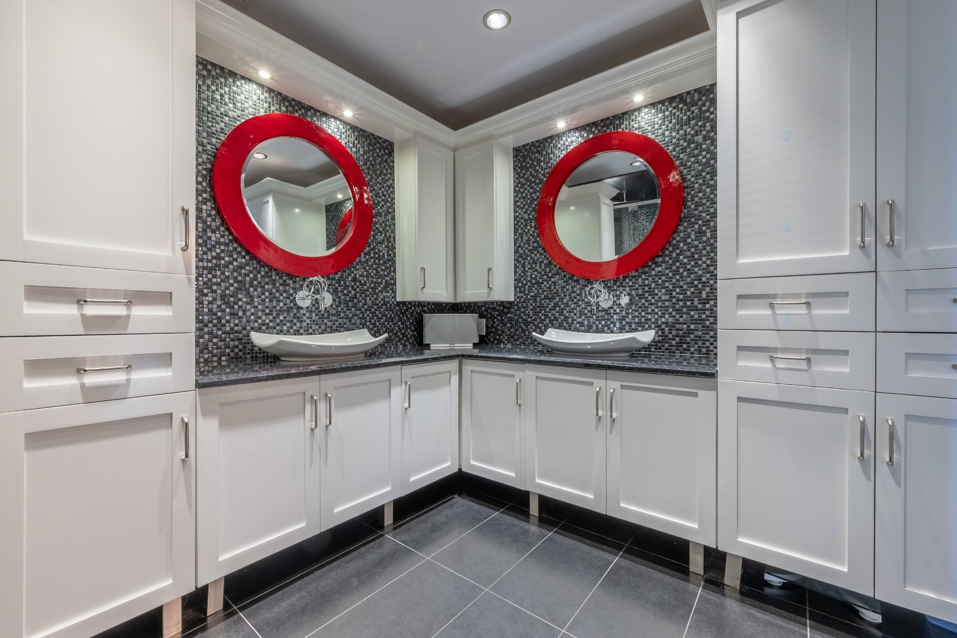 









2077


Rue Lincourt

,
Longueuil (Le Vieux-Longueuil),




QC
J4N1N8

