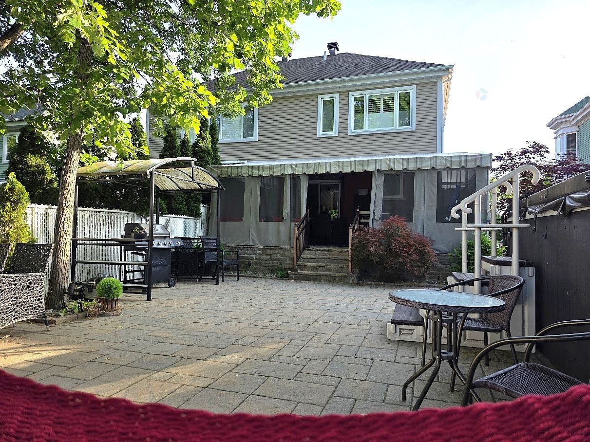 









2077


Rue Lincourt

,
Longueuil (Le Vieux-Longueuil),




QC
J4N1N8

