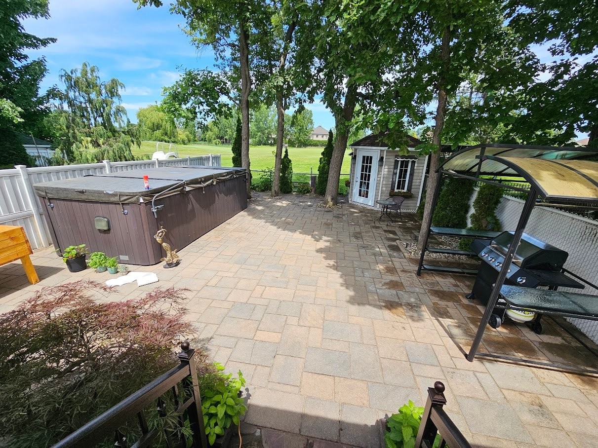 









2077


Rue Lincourt

,
Longueuil (Le Vieux-Longueuil),




QC
J4N1N8

