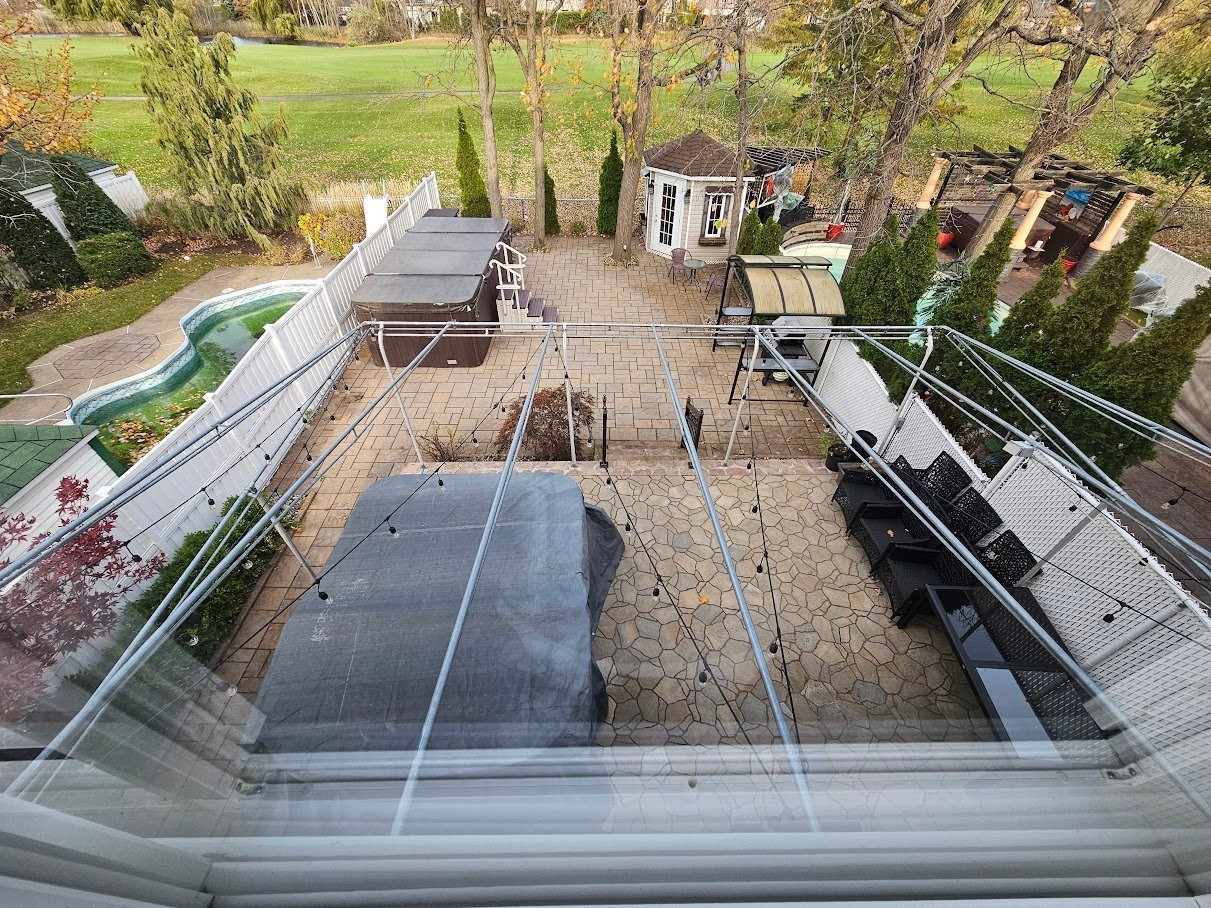 









2077


Rue Lincourt

,
Longueuil (Le Vieux-Longueuil),




QC
J4N1N8

