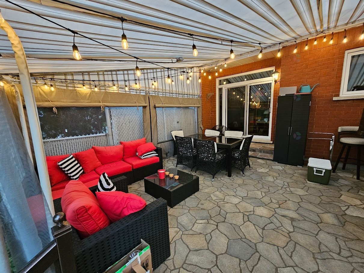 









2077


Rue Lincourt

,
Longueuil (Le Vieux-Longueuil),




QC
J4N1N8

