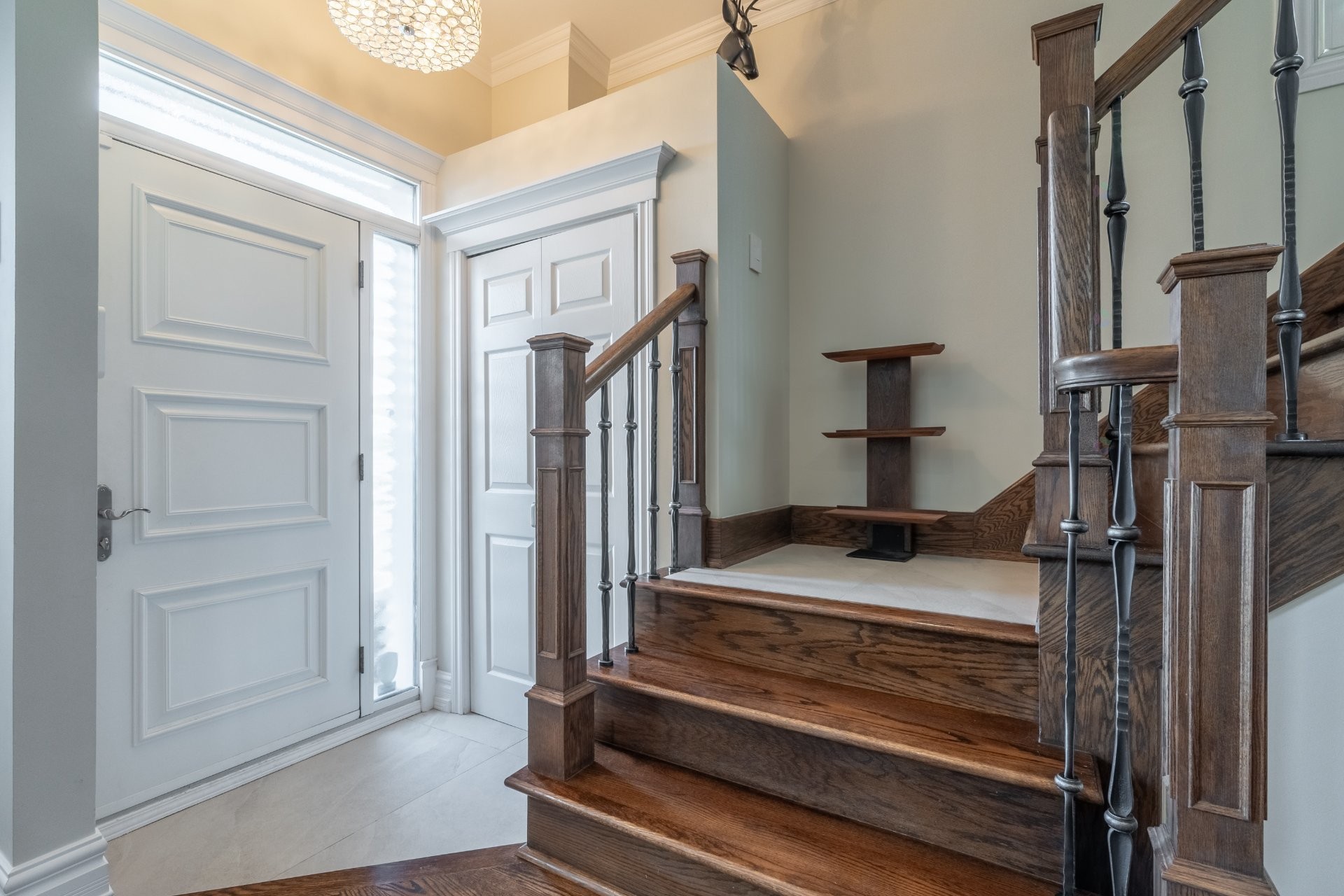 









2077


Rue Lincourt

,
Longueuil (Le Vieux-Longueuil),




QC
J4N1N8

