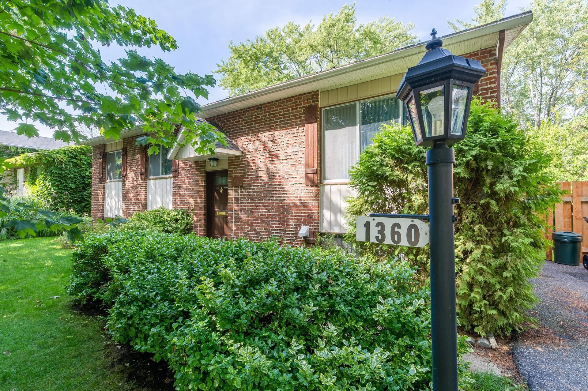 









1360


Crois. Samson

,
Brossard,




QC
J4X1J9


