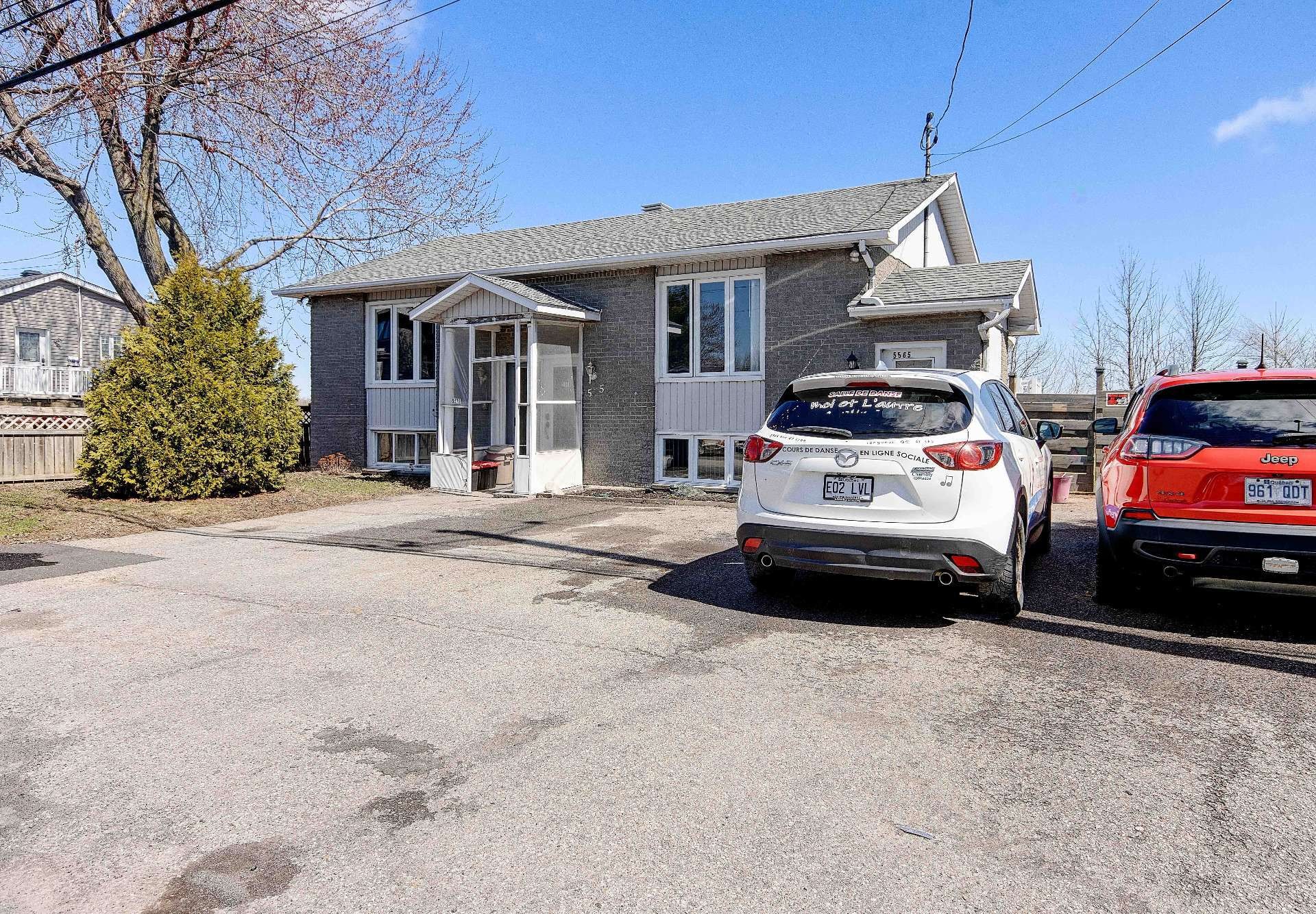 









5565

 - 5575


Rue Bachand

,
Longueuil (Saint-Hubert),




QC
J3Y0X5

