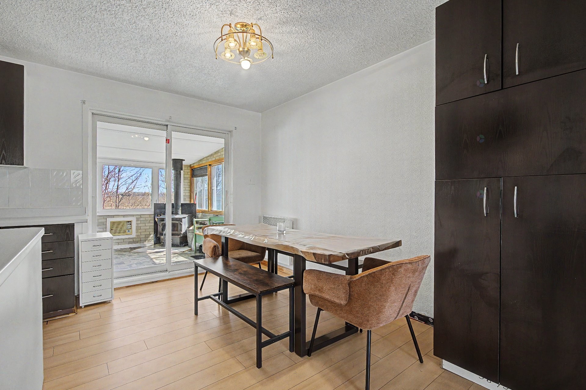 









5565

 - 5575


Rue Bachand

,
Longueuil (Saint-Hubert),




QC
J3Y0X5

