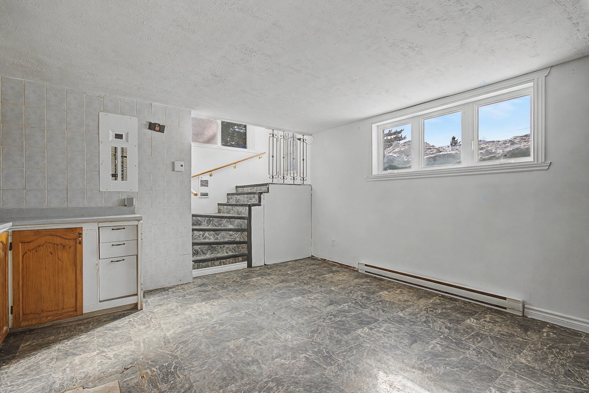 









5565

 - 5575


Rue Bachand

,
Longueuil (Saint-Hubert),




QC
J3Y0X5

