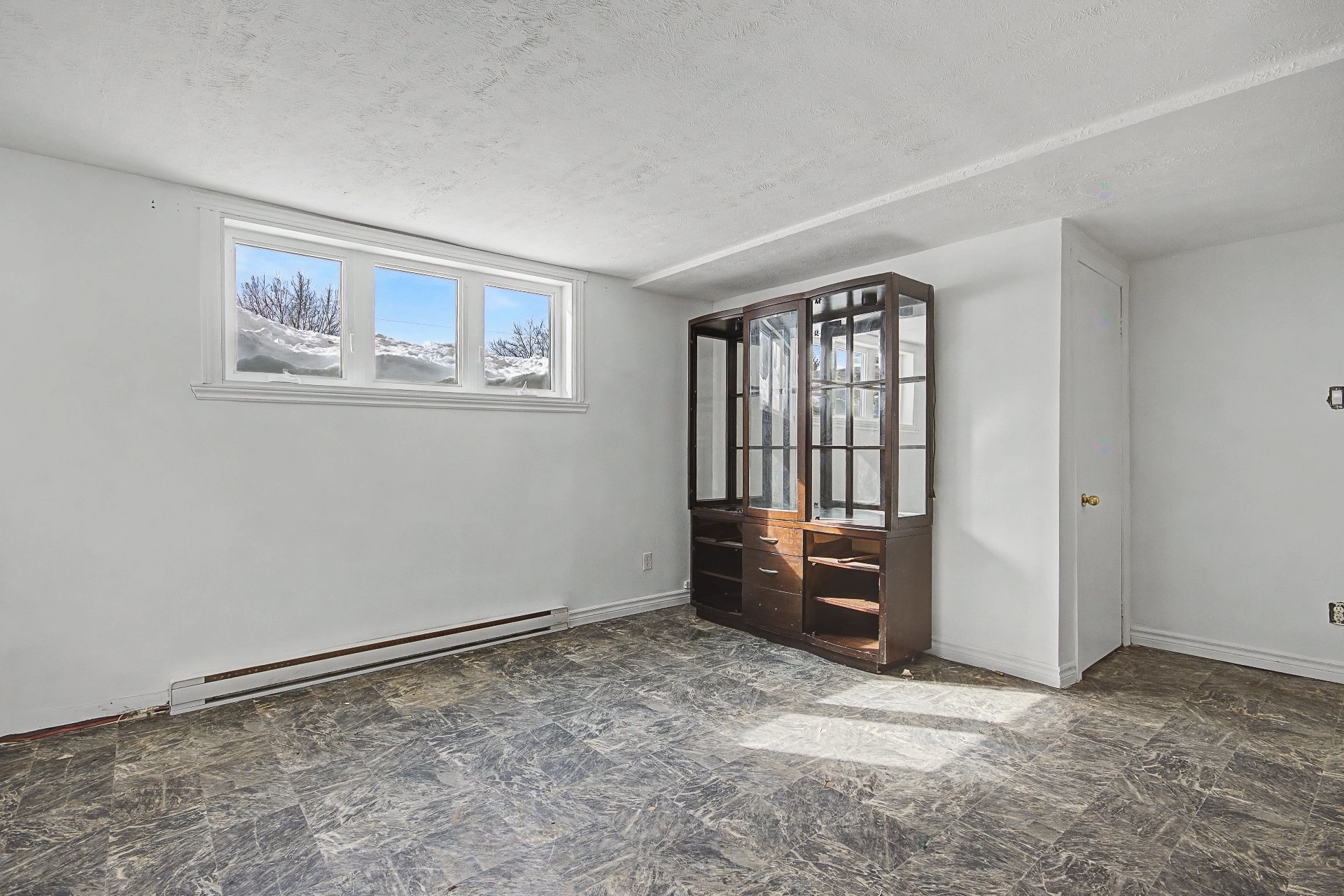 









5565

 - 5575


Rue Bachand

,
Longueuil (Saint-Hubert),




QC
J3Y0X5

