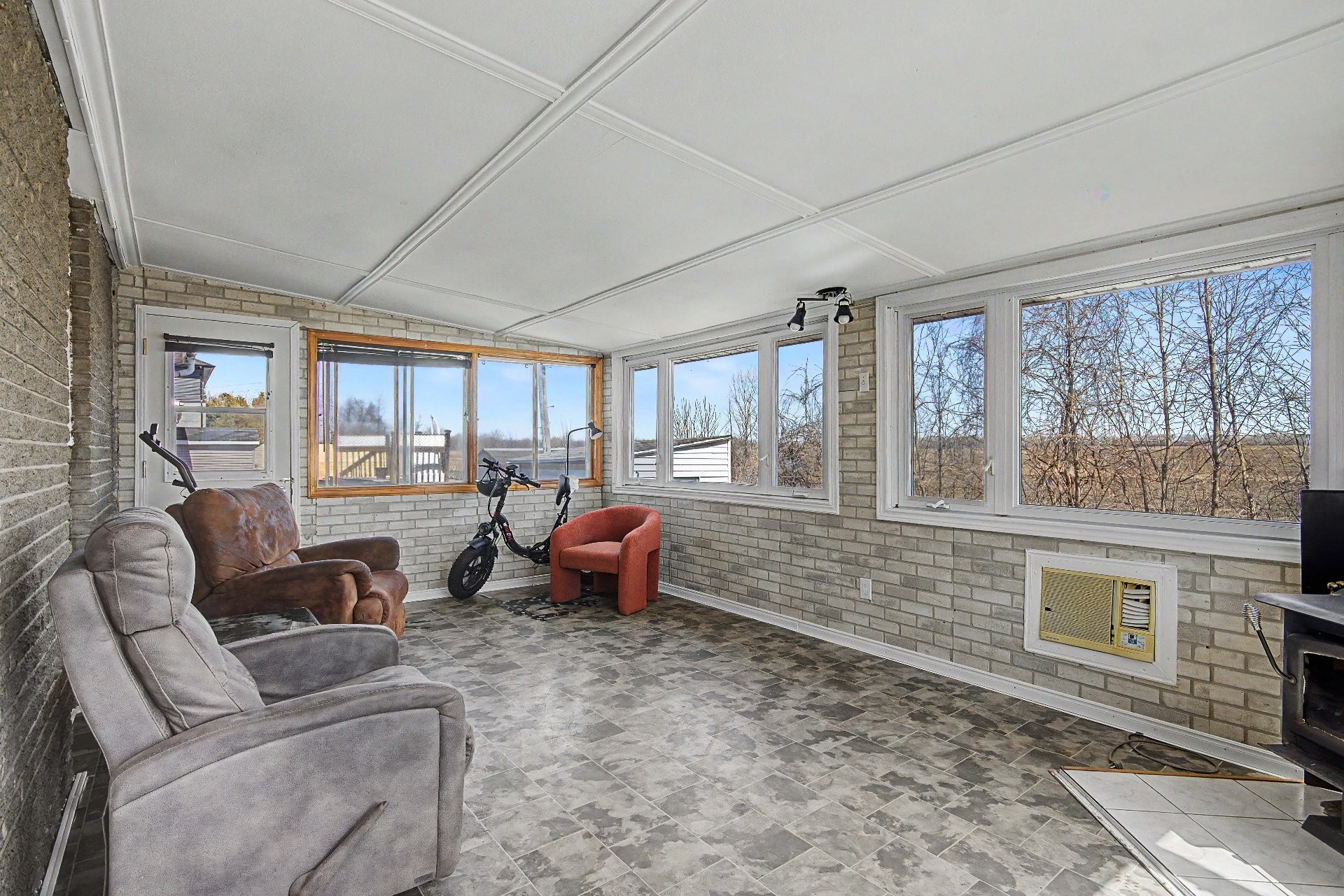 









5565Z

 - 5575Z


Rue Bachand

,
Longueuil (Saint-Hubert),




QC
J3Y0X5

