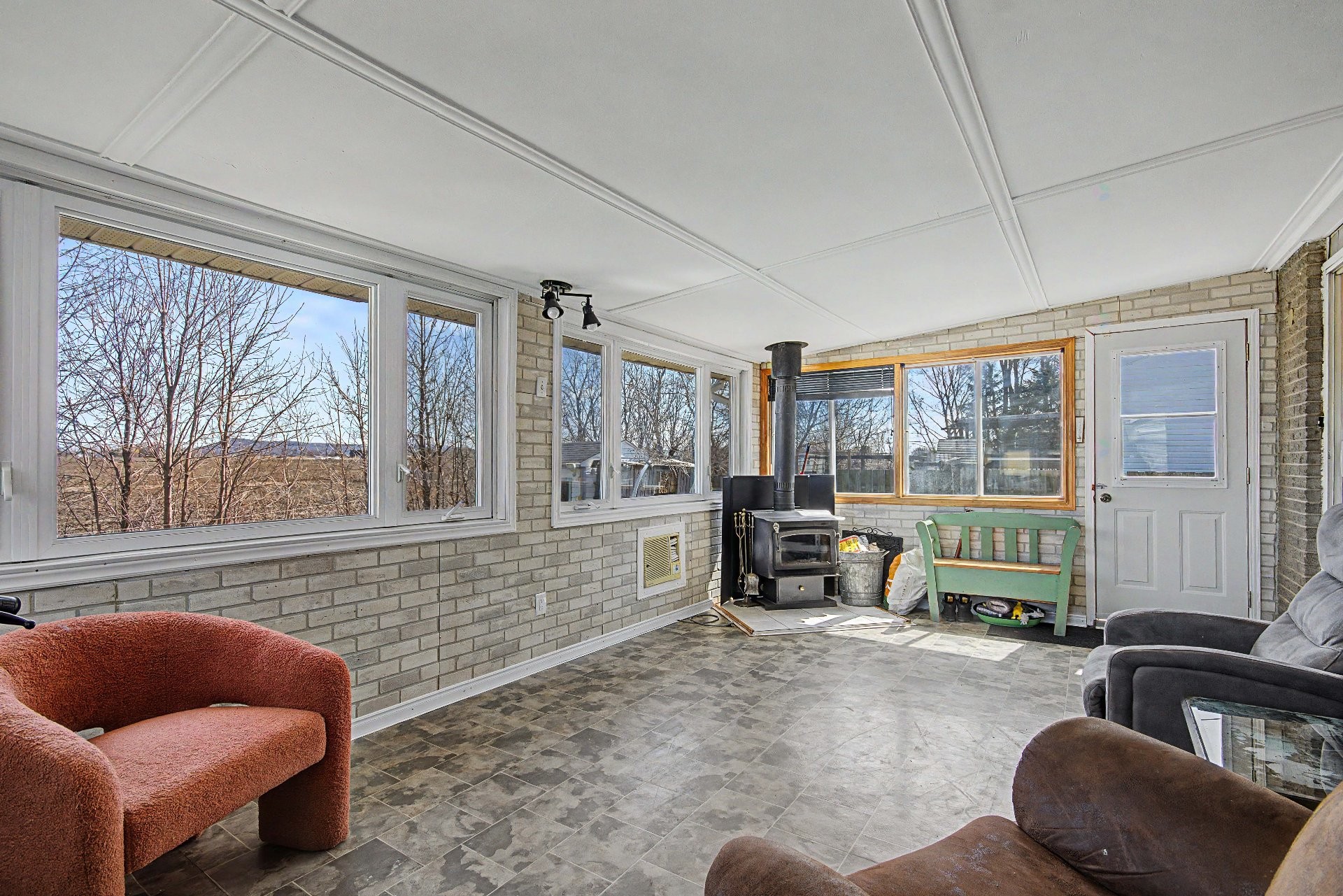 









5565Z

 - 5575Z


Rue Bachand

,
Longueuil (Saint-Hubert),




QC
J3Y0X5

