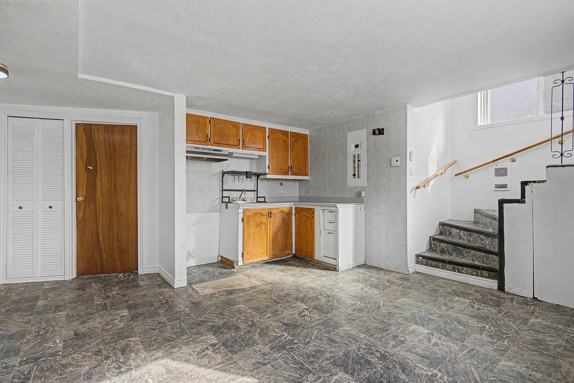 









5565Z

 - 5575Z


Rue Bachand

,
Longueuil (Saint-Hubert),




QC
J3Y0X5


