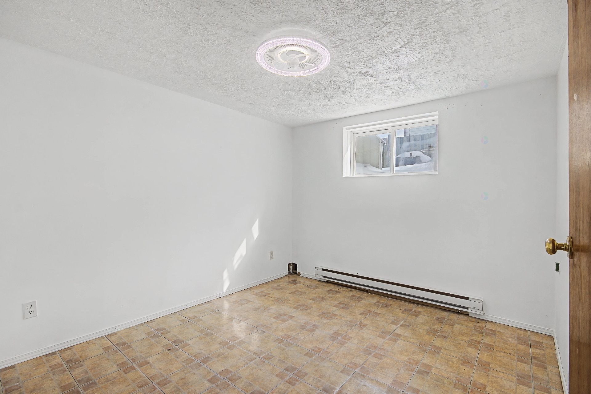 









5565Z

 - 5575Z


Rue Bachand

,
Longueuil (Saint-Hubert),




QC
J3Y0X5

