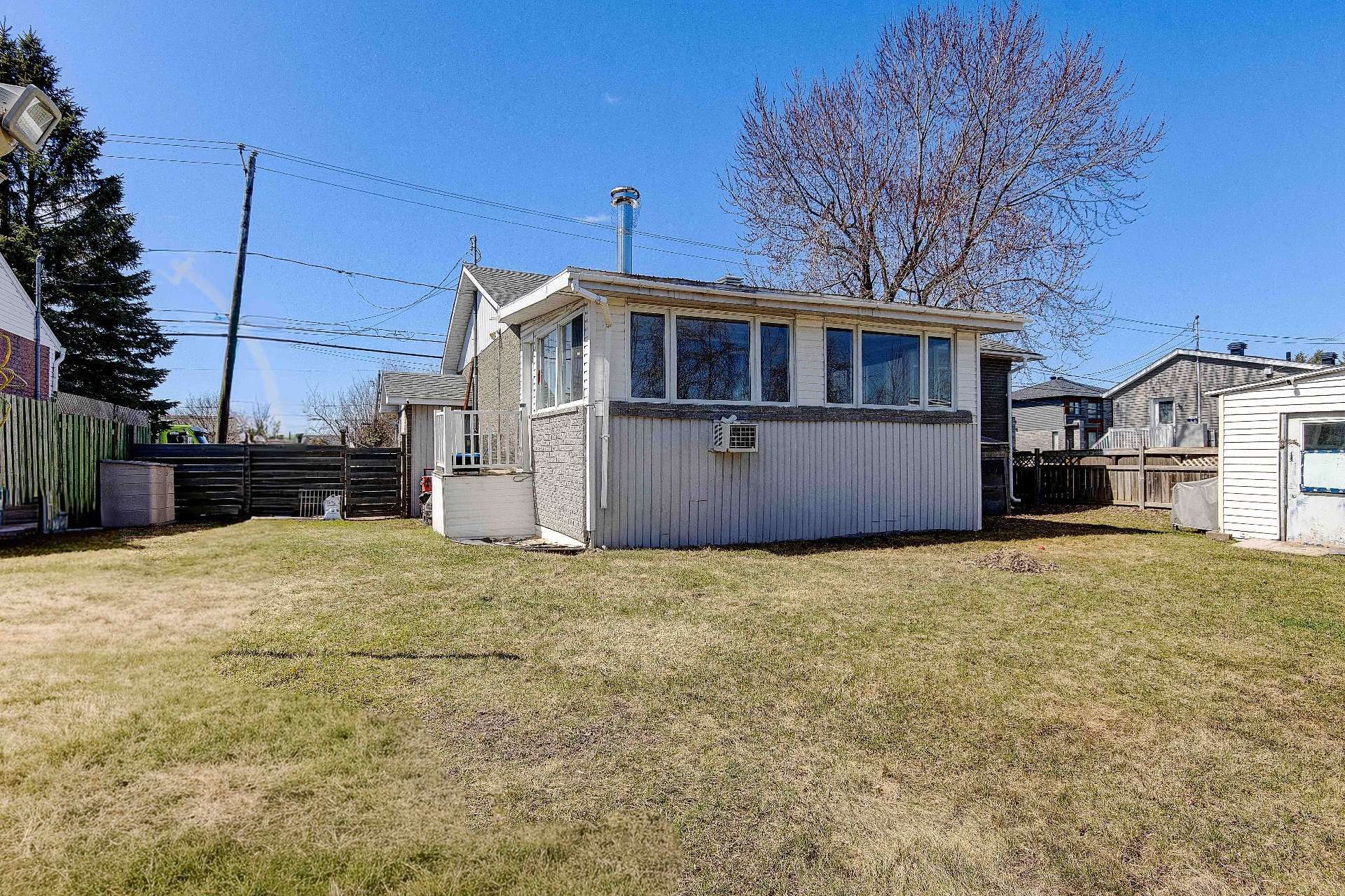 









5565Z

 - 5575Z


Rue Bachand

,
Longueuil (Saint-Hubert),




QC
J3Y0X5

