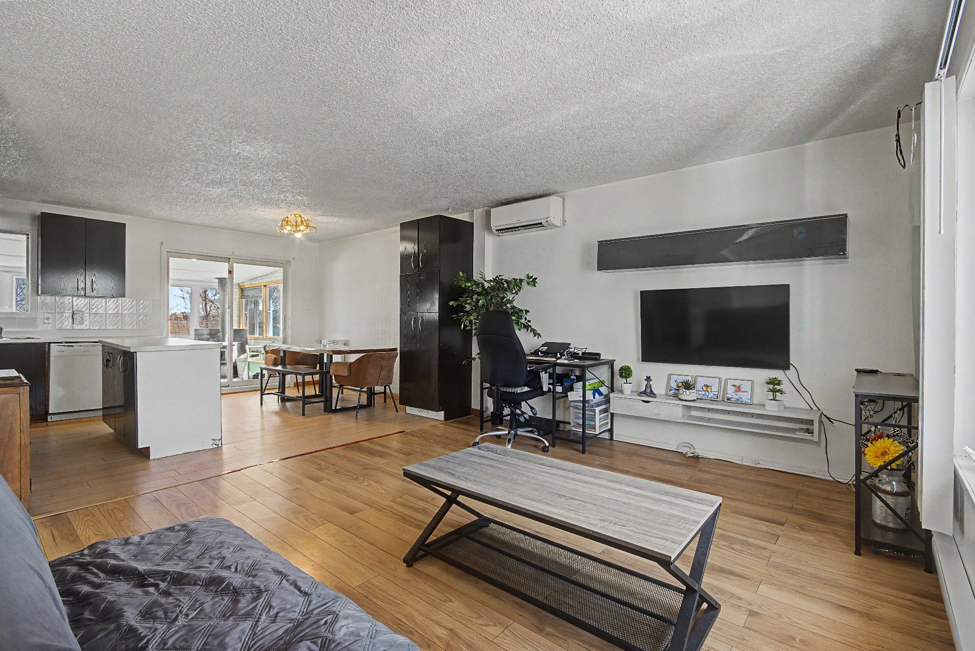 









5565Z

 - 5575Z


Rue Bachand

,
Longueuil (Saint-Hubert),




QC
J3Y0X5

