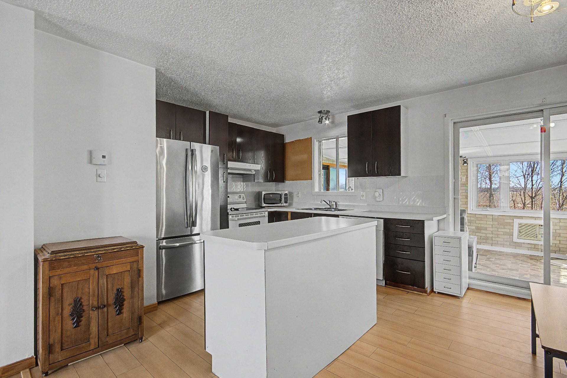 









5565Z

 - 5575Z


Rue Bachand

,
Longueuil (Saint-Hubert),




QC
J3Y0X5

