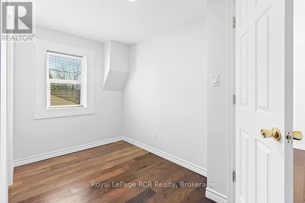 












144 LOUCKS LANE E

,
Chatsworth,




Ontario
N0H1G0

