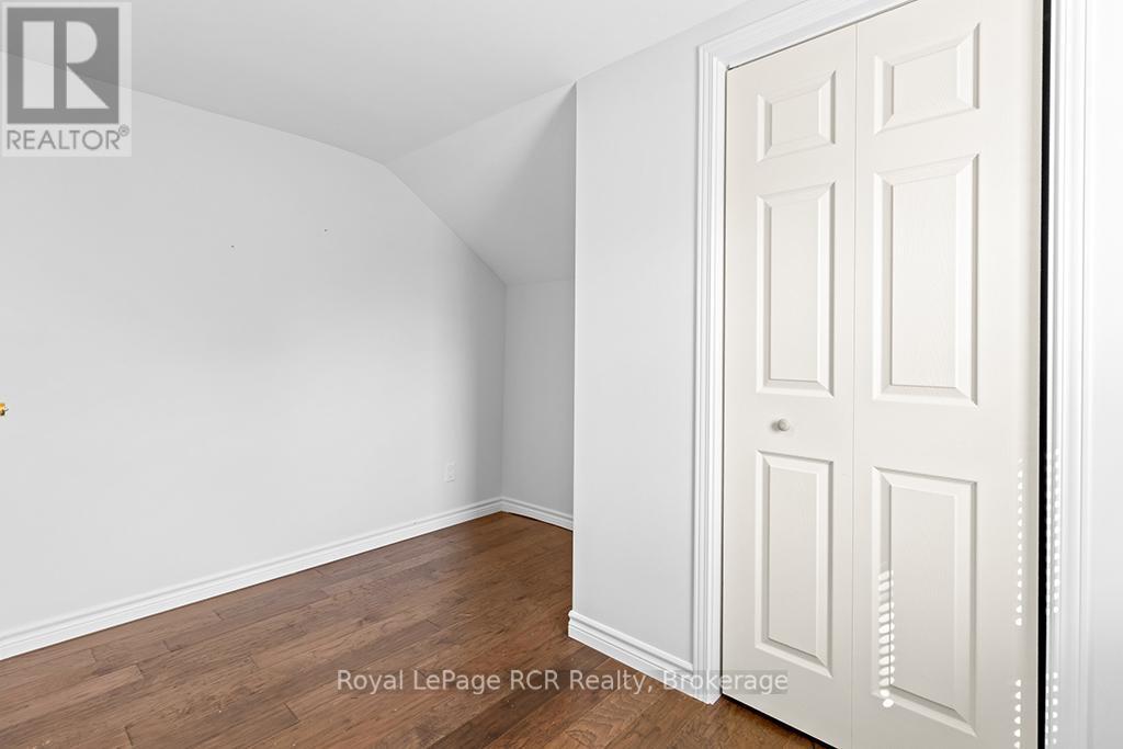 












144 LOUCKS LANE E

,
Chatsworth,




Ontario
N0H1G0

